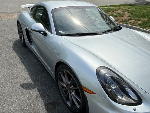 Used 2016 Porsche Cayman GT4 RWD image 5