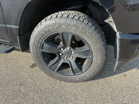 Used 2020 RAM 1500 Big Horn image 9