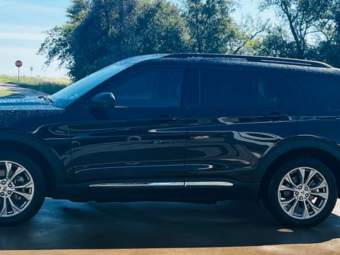 Used 2023 Ford Explorer XLT w/ Equipment Group 202A image 2