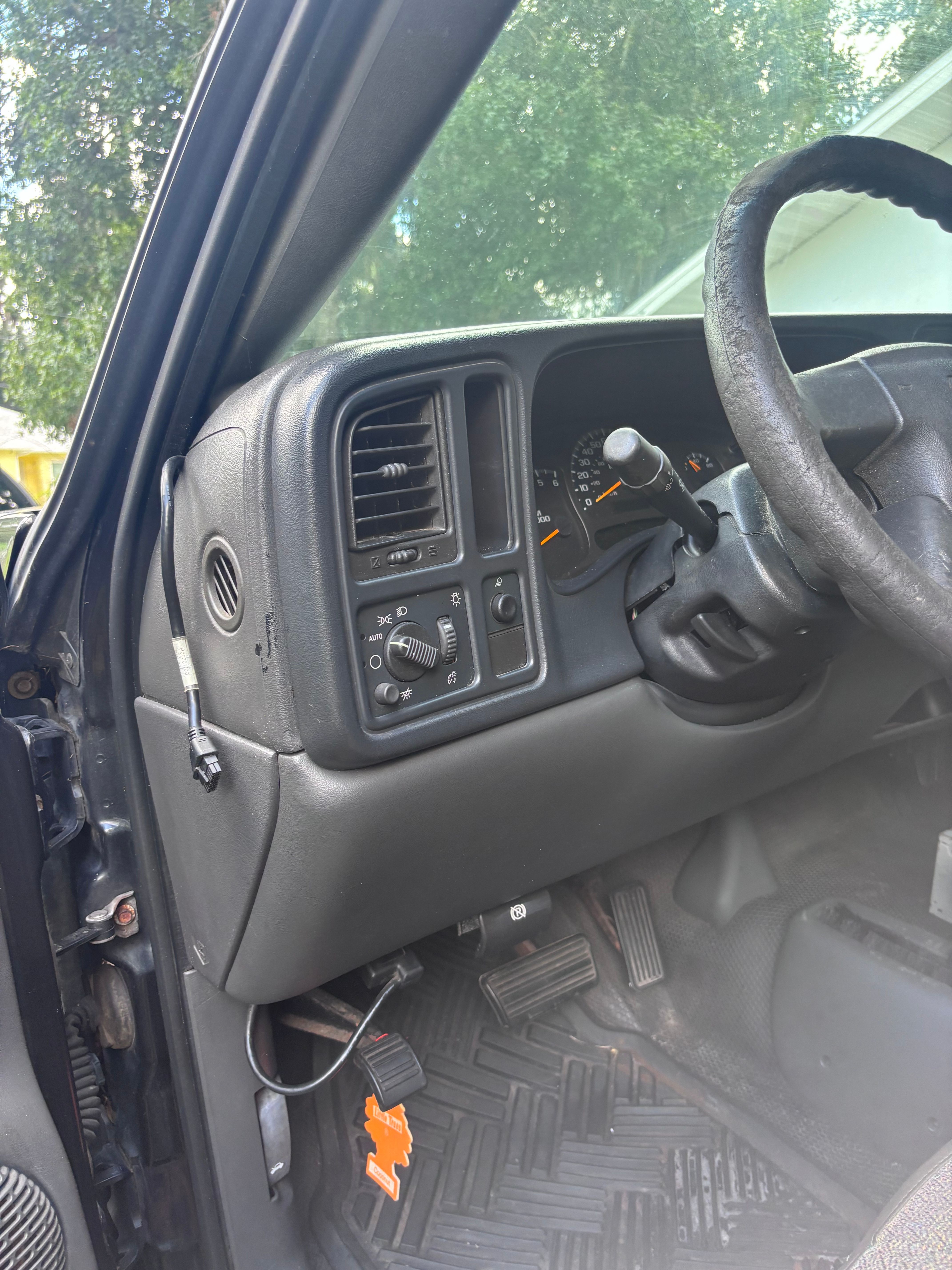 Used 2003 Chevrolet Silverado 2500 W/T AWD/4WD image 6