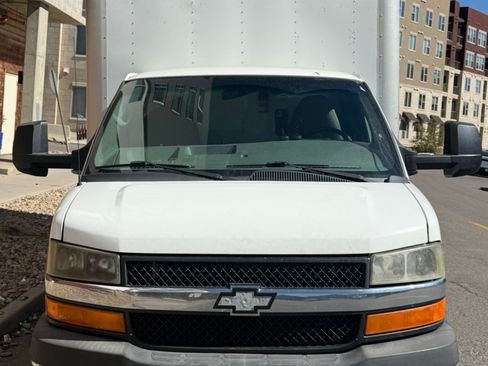 Used 2014 Chevrolet Express 3500 Extended w/ Chrome Appearance Package RWD image 5
