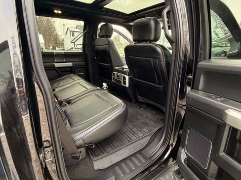 Used 2019 Ford F150 Lariat w/ Equipment Group 502A Luxury image 5