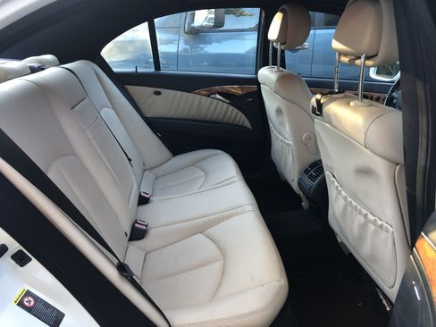 Used 2007 Mercedes-Benz E 350 Sedan image 17