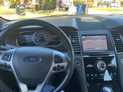 Used 2019 Ford Taurus Limited image 6