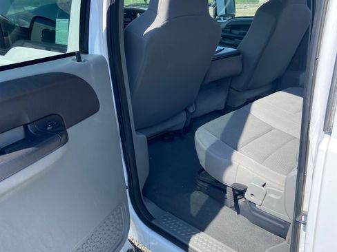 Used 2005 Ford F350 XLT AWD/4WD image 12
