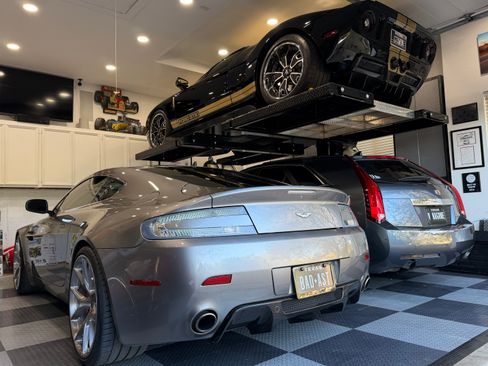 Used 2006 Aston Martin V8 Vantage Coupe 2D image 1