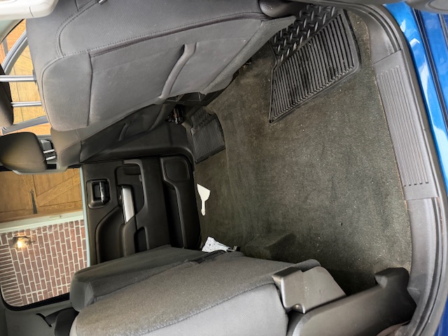 Used 2017 Chevrolet Silverado 1500 LT w/ LT Convenience Package RWD image 2