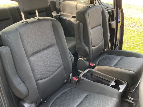 Used 2009 MAZDA MAZDA5 Sport image 16