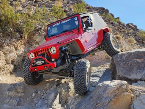 Used 2006 Jeep Wrangler Unlimited w/ Premium Audio Group image 14