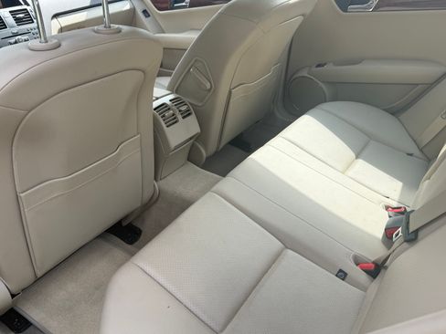 Used 2011 Mercedes-Benz C 300 Sedan image 10