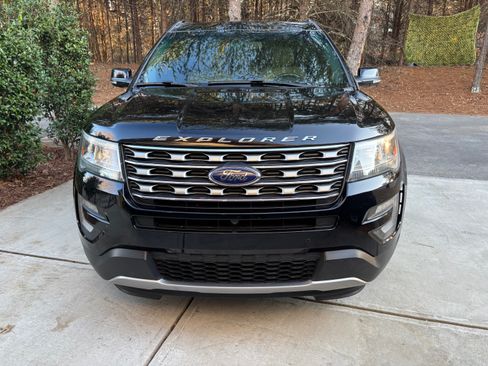 Used 2016 Ford Explorer Limited FWD image 4