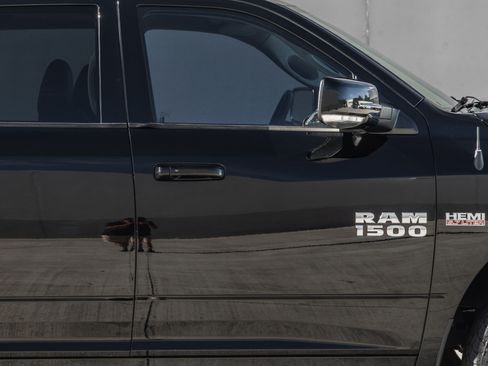 Used 2014 RAM 1500 Sport w/ Convenience Group image 8