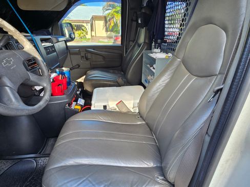 Used 2003 Chevrolet Express 1500 image 13