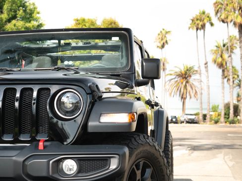 Used 2018 Jeep Wrangler Unlimited Sport image 10