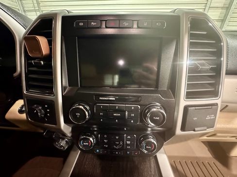 Used 2020 Ford F250 Lariat w/ Lariat Ultimate Package image 12