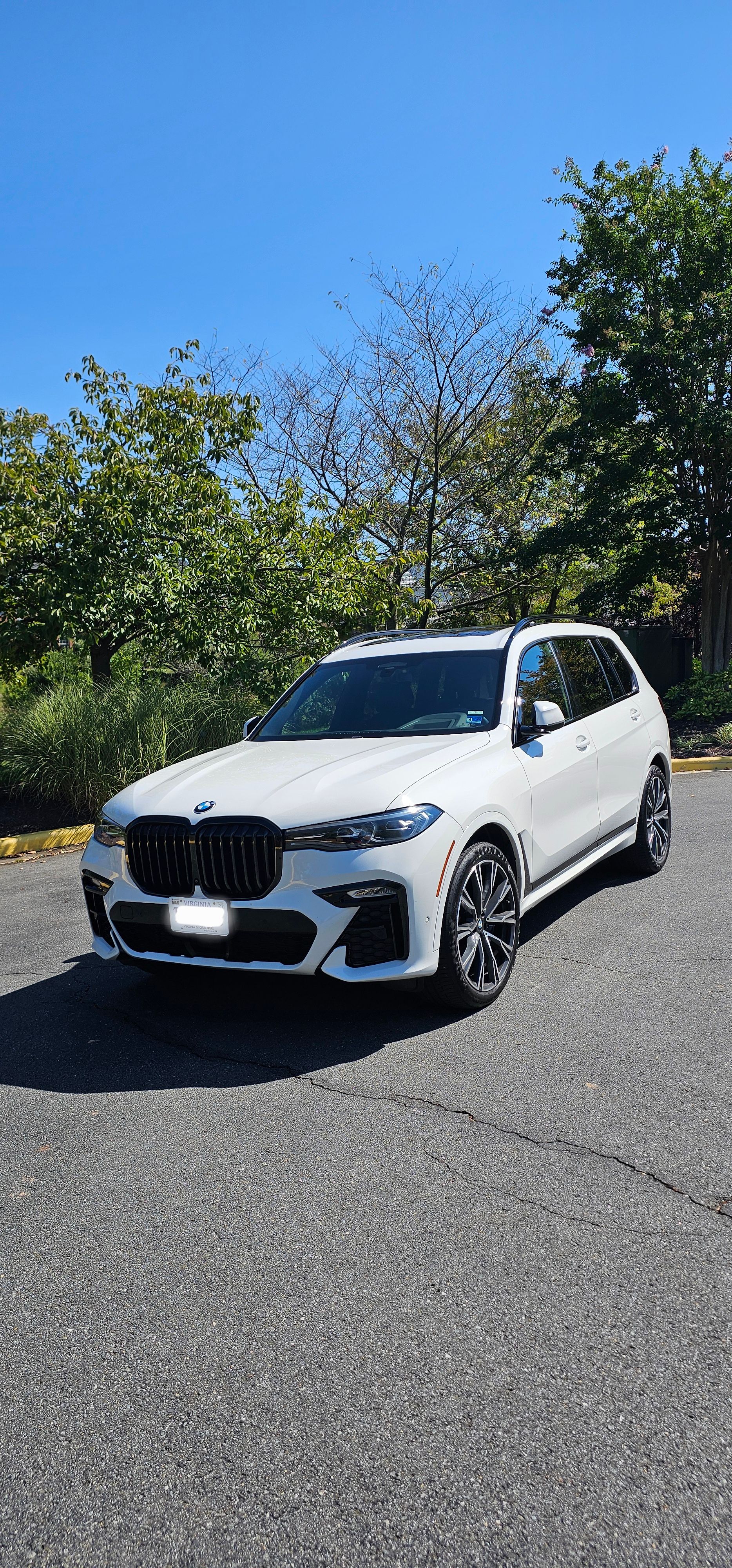 Used 2020 BMW X7 xDrive40i w/ M Sport Package AWD/4WD image 6