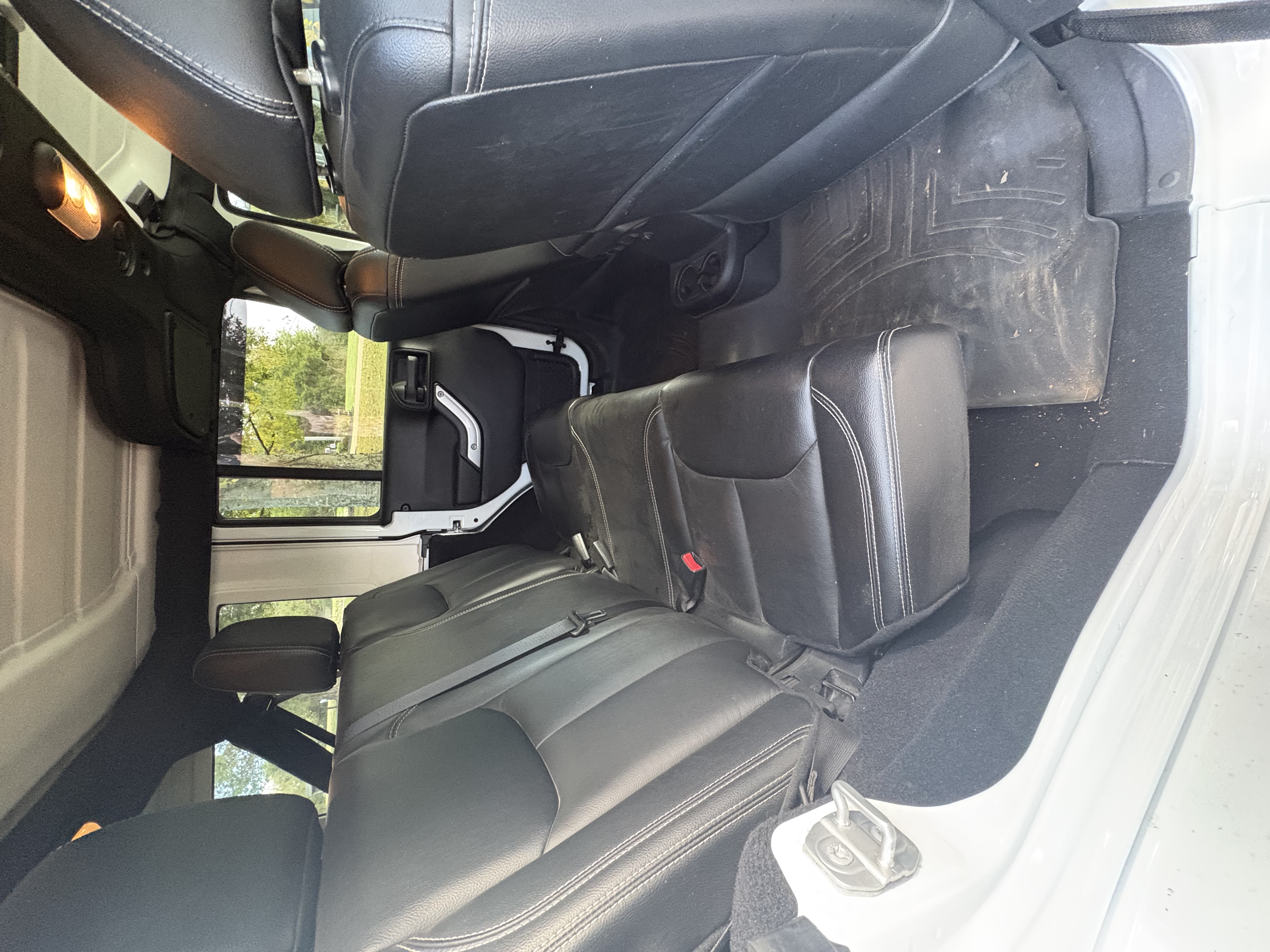 Used 2016 Jeep Wrangler Unlimited Rubicon AWD/4WD image 7