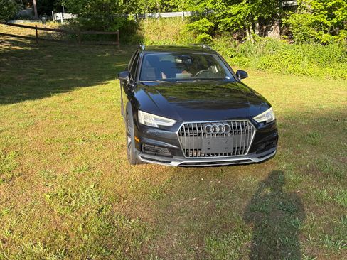 Used 2017 Audi A4 2.0T allroad Premium Plus w/ Technology Package AWD/4WD image 2