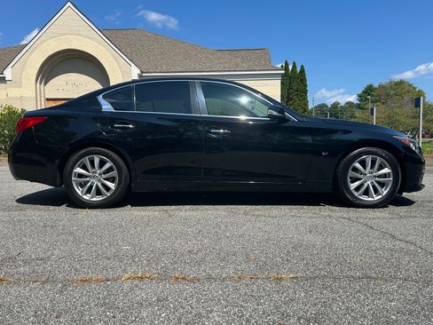 Used 2015 INFINITI Q50 Premium w/ All Weather Package RWD image 4