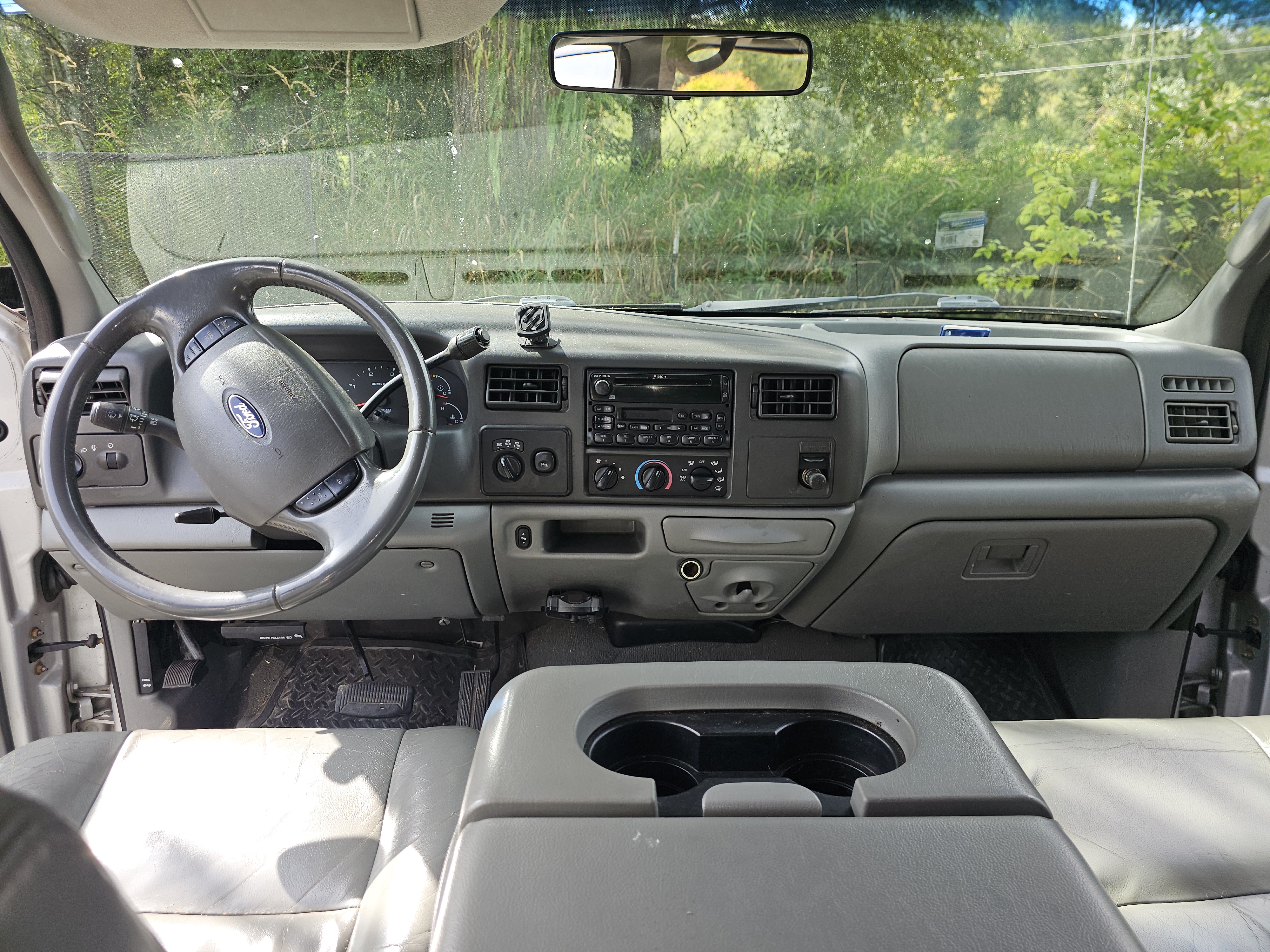 Used 2004 Ford F350 Lariat AWD/4WD image 10