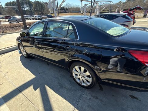 Used 2006 Toyota Avalon XLS image 8