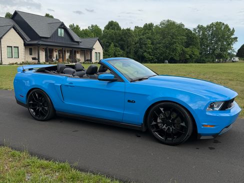 Used 2011 Ford Mustang GT Premium w/ Brembo Brake Pkg RWD image 10