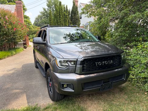 Used 2022 Toyota Sequoia TRD Pro AWD/4WD image 5