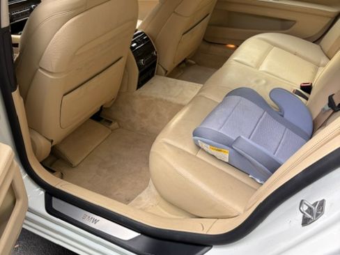 Used 2015 BMW 750Li RWD image 12
