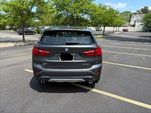 Used 2021 BMW X1 xDrive28i w/ Convenience Package AWD/4WD image 4