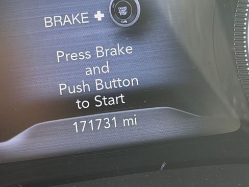 Used 2019 Jeep Cherokee Trailhawk image 11