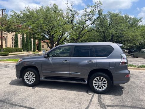 Used 2015 Lexus GX 460 w/ Premium Package image 10
