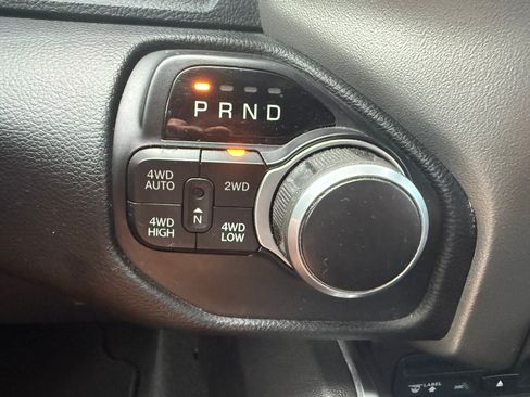 Used 2019 RAM 1500 Big Horn AWD/4WD image 9
