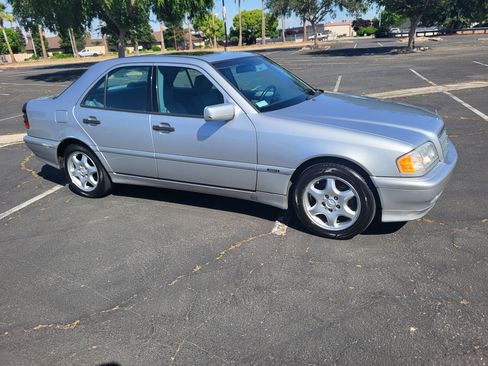 Used 2000 Mercedes-Benz C 280 Sedan image 4