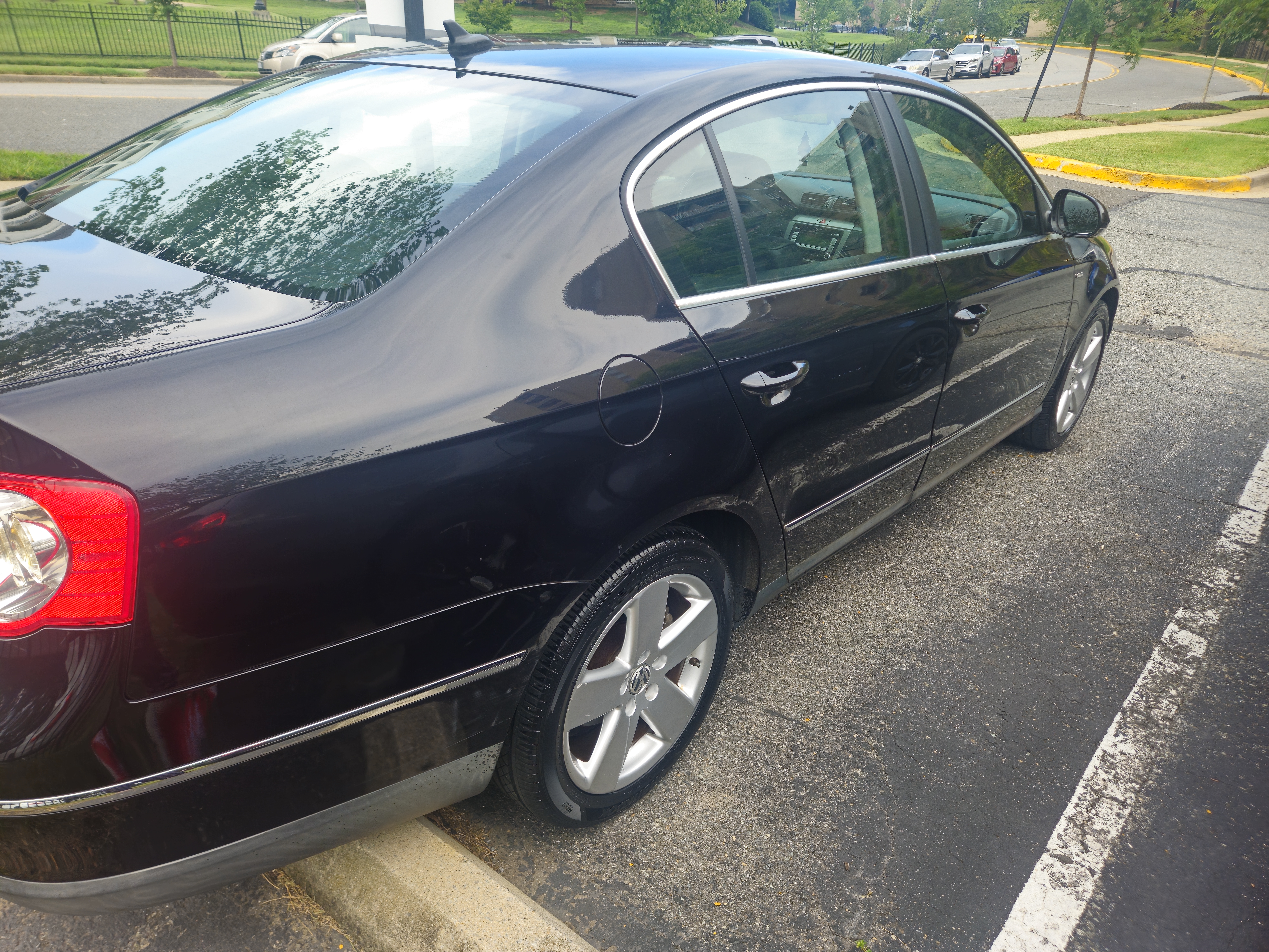 Used 2007 Volkswagen Passat Wolfsburg Edition FWD image 11