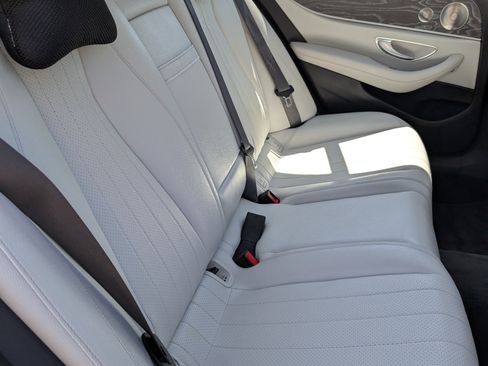 Used 2022 Mercedes-Benz E 350 Sedan image 12