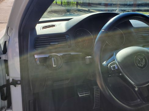 Used 2018 Volkswagen Passat 3.6 image 11