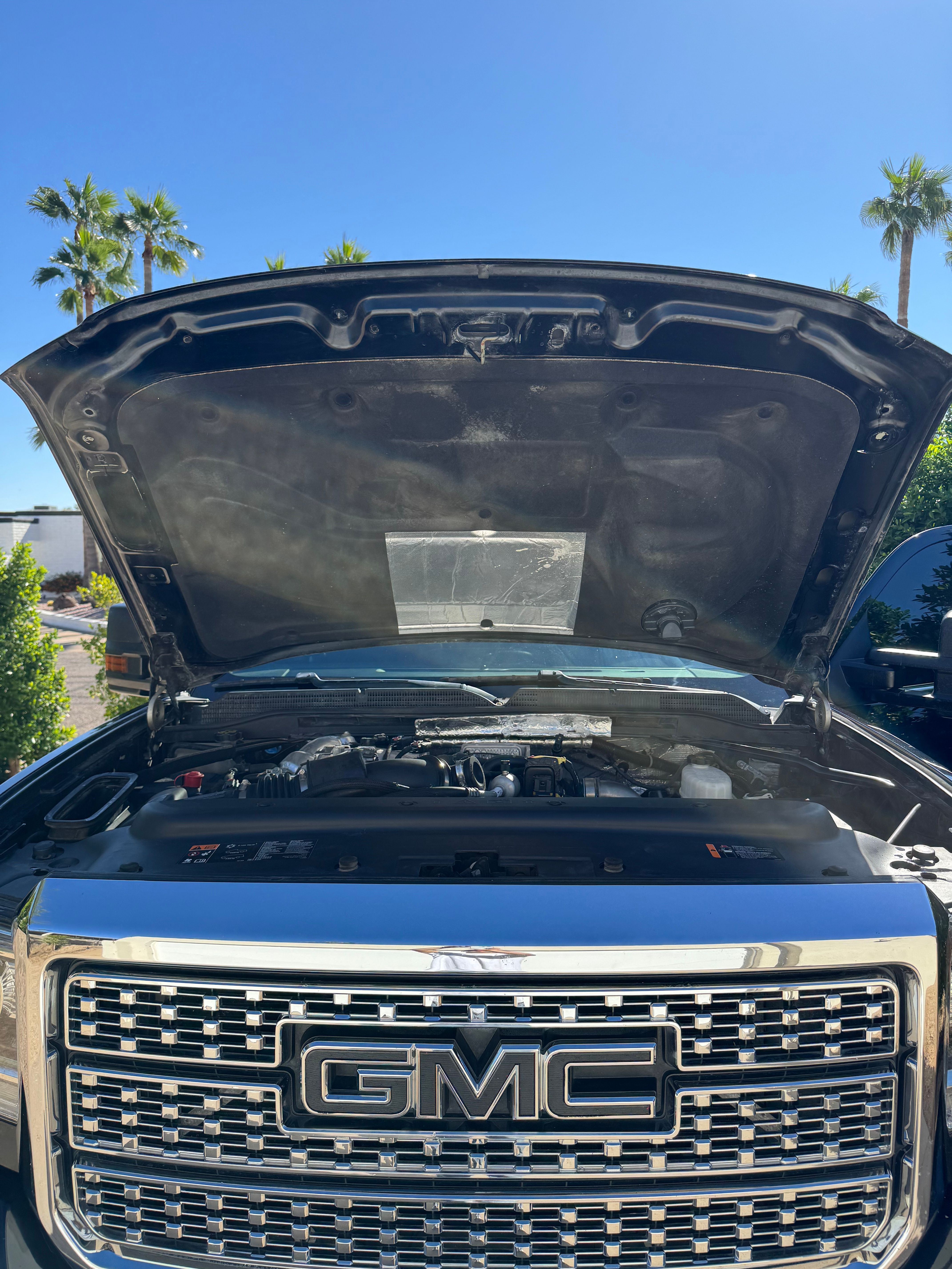 Used 2019 GMC Sierra 2500 Denali w/ Duramax Plus Package AWD/4WD image 8