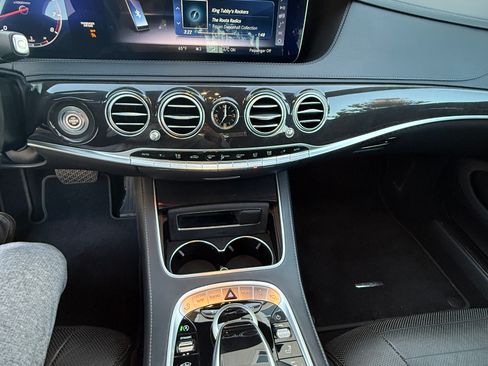 Used 2020 Mercedes-Benz S 560 Sedan image 13