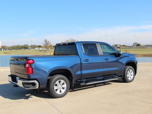 Used 2022 Chevrolet Silverado 1500 LT w/ Safety Package image 11
