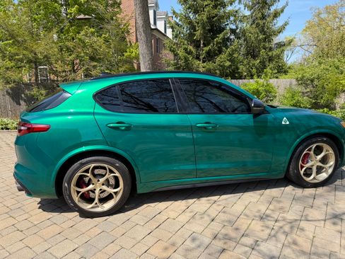 Used 2022 Alfa Romeo Stelvio Quadrifoglio w/ Active Assist Plus Package AWD/4WD image 5