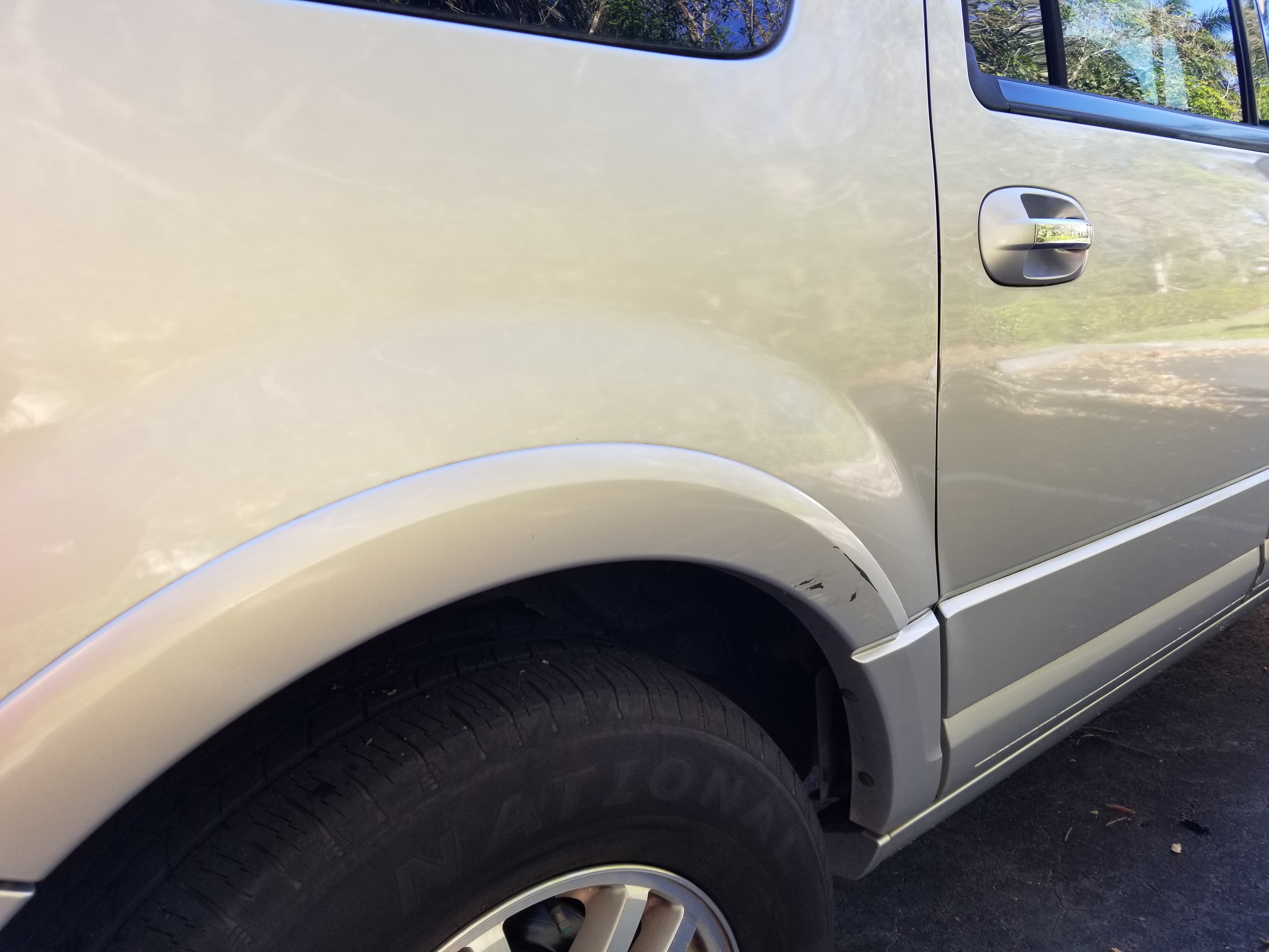 Used 2012 Ford Expedition EL Limited RWD image 6