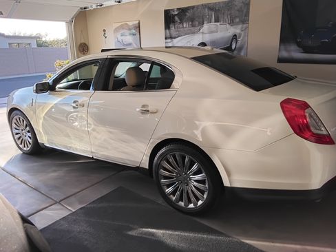 Used 2013 Lincoln MKS AWD image 28