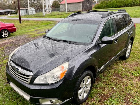 Used 2012 Subaru Outback 2.5i Limited w/ Moonroof Pkg image 2