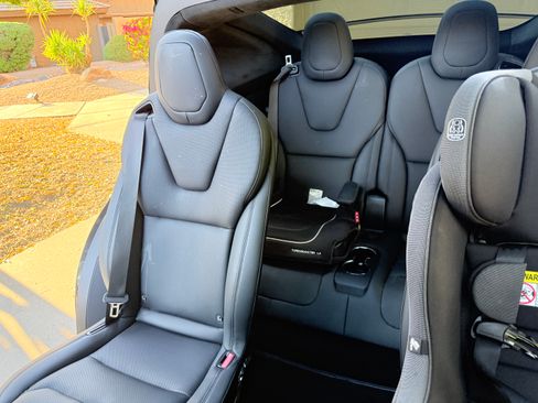 Used 2023 Tesla Model X image 6