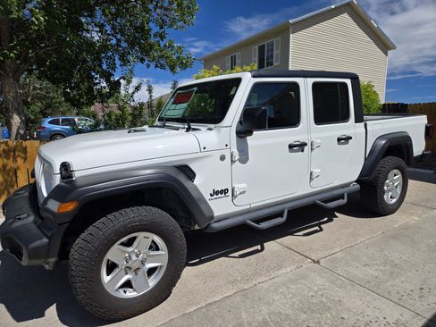 Used 2020 Jeep Gladiator Sport w/ Quick Order Package 24S AWD/4WD image 13