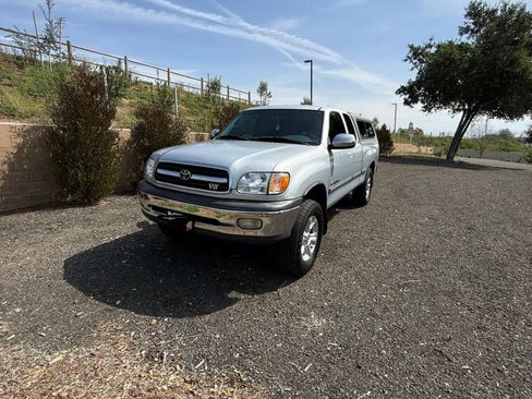 Used 2000 Toyota Tundra SR5 image 1