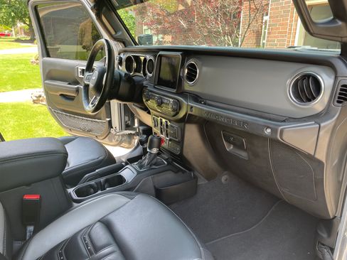 Used 2021 Jeep Wrangler Unlimited Rubicon image 6