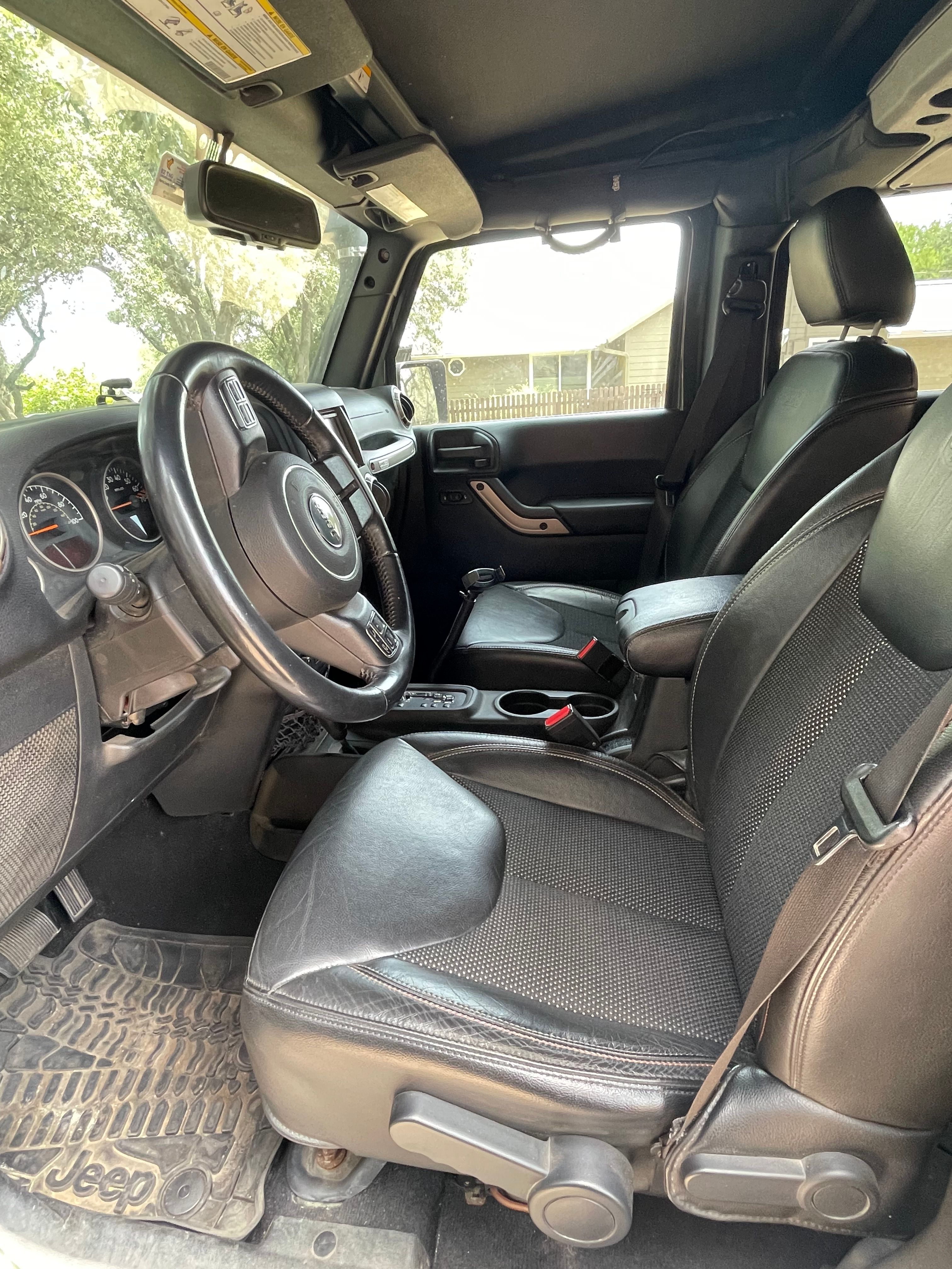 Used 2016 Jeep Wrangler Unlimited Sahara AWD/4WD image 10