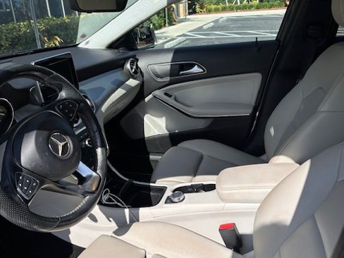 Used 2016 Mercedes-Benz GLA 250 image 6