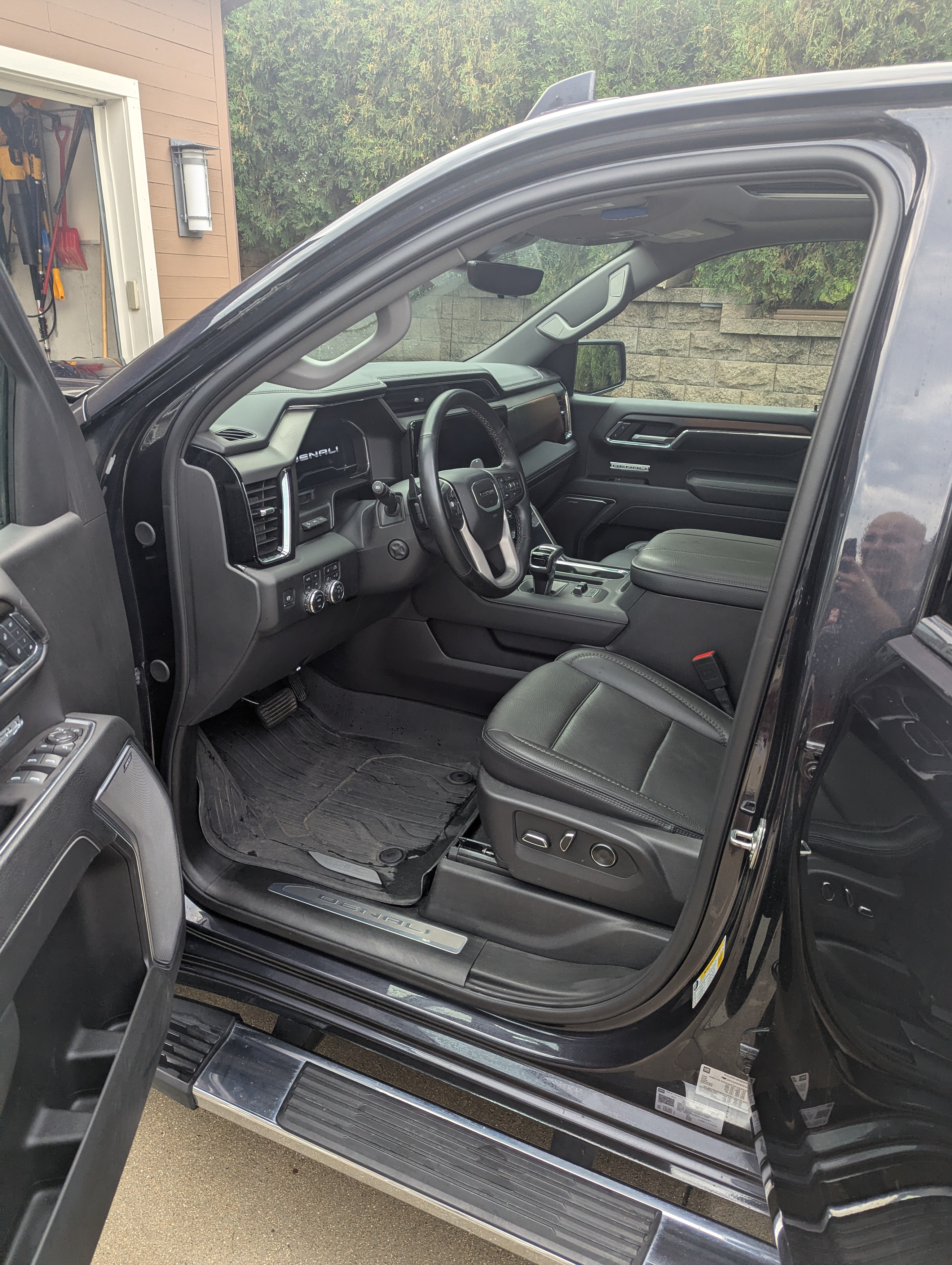 Used 2025 GMC Sierra 1500 Denali w/ Technology Package AWD/4WD image 12
